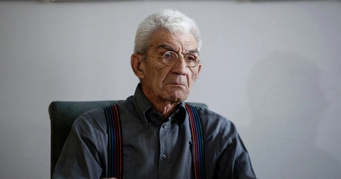 Θεσσαλονίκη: Άγνωστοι κατά Μπουτάρη – Έγραψαν με σπρέι στους τοίχους του σπιτιού του «προδότη» (Εικόνες)